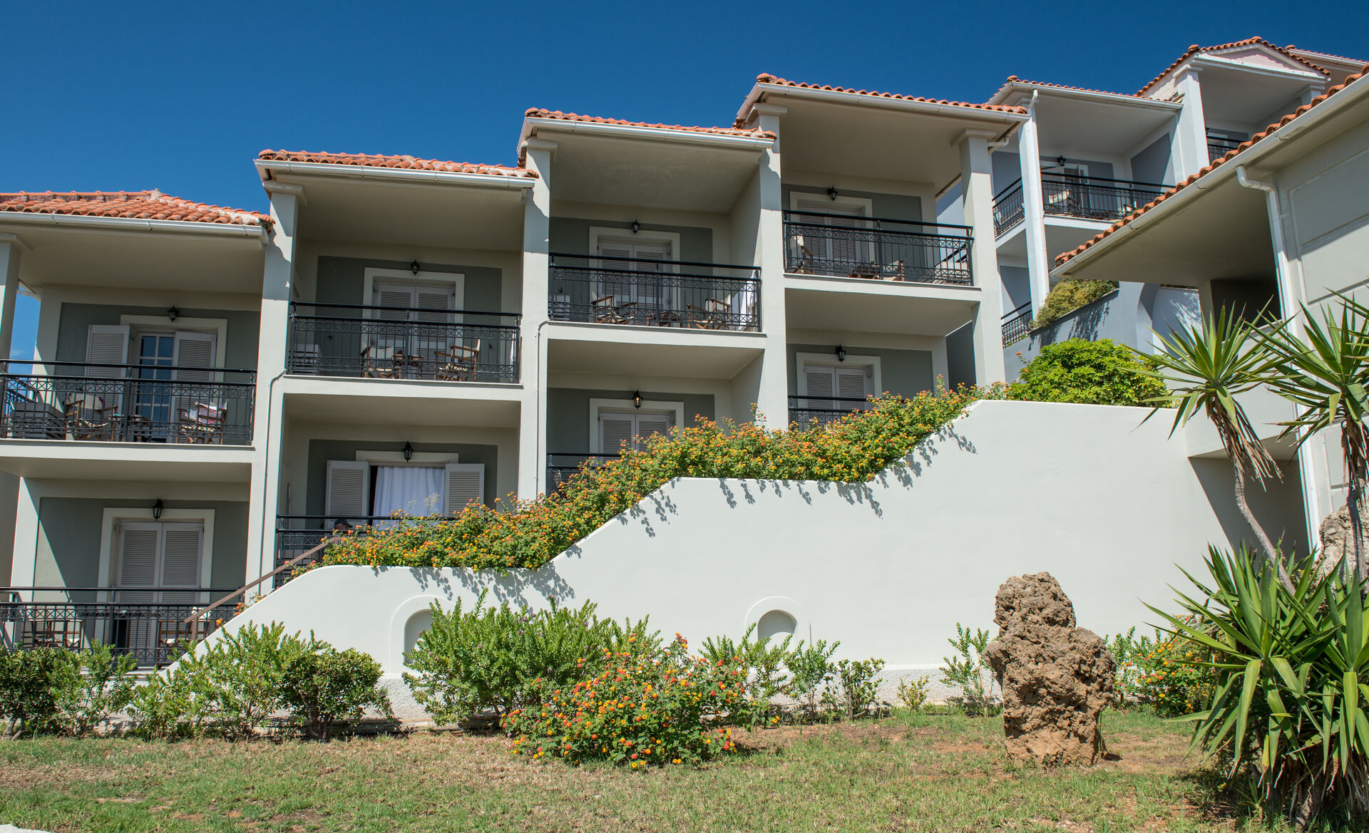 The Bay Hotel + Suites 4