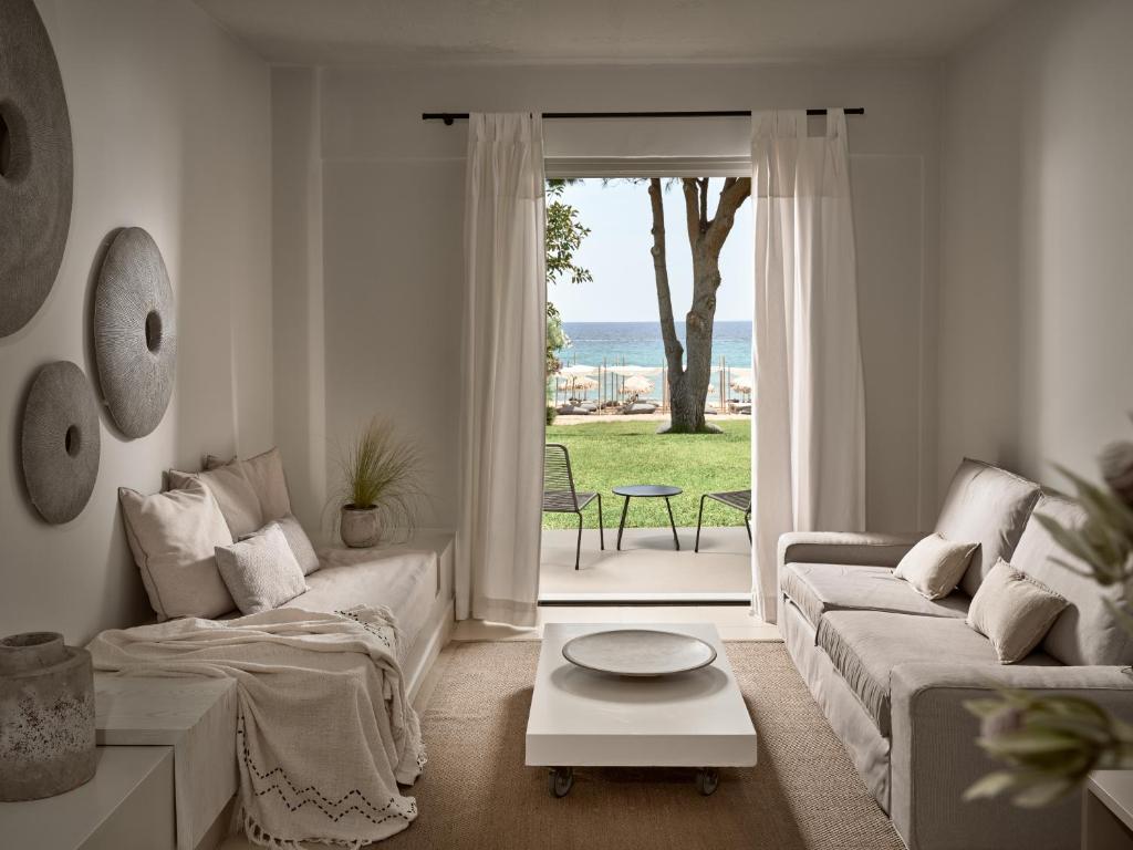 The Bay Hotel + Suites 14