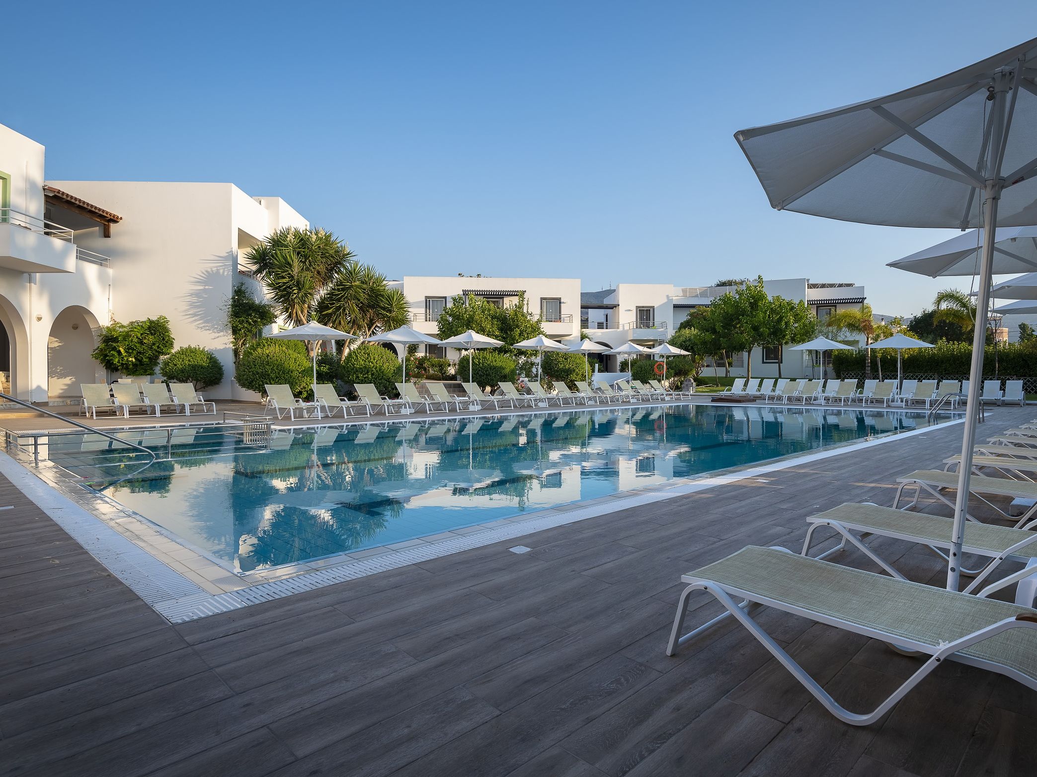 Alexandra Beach Hotel 1