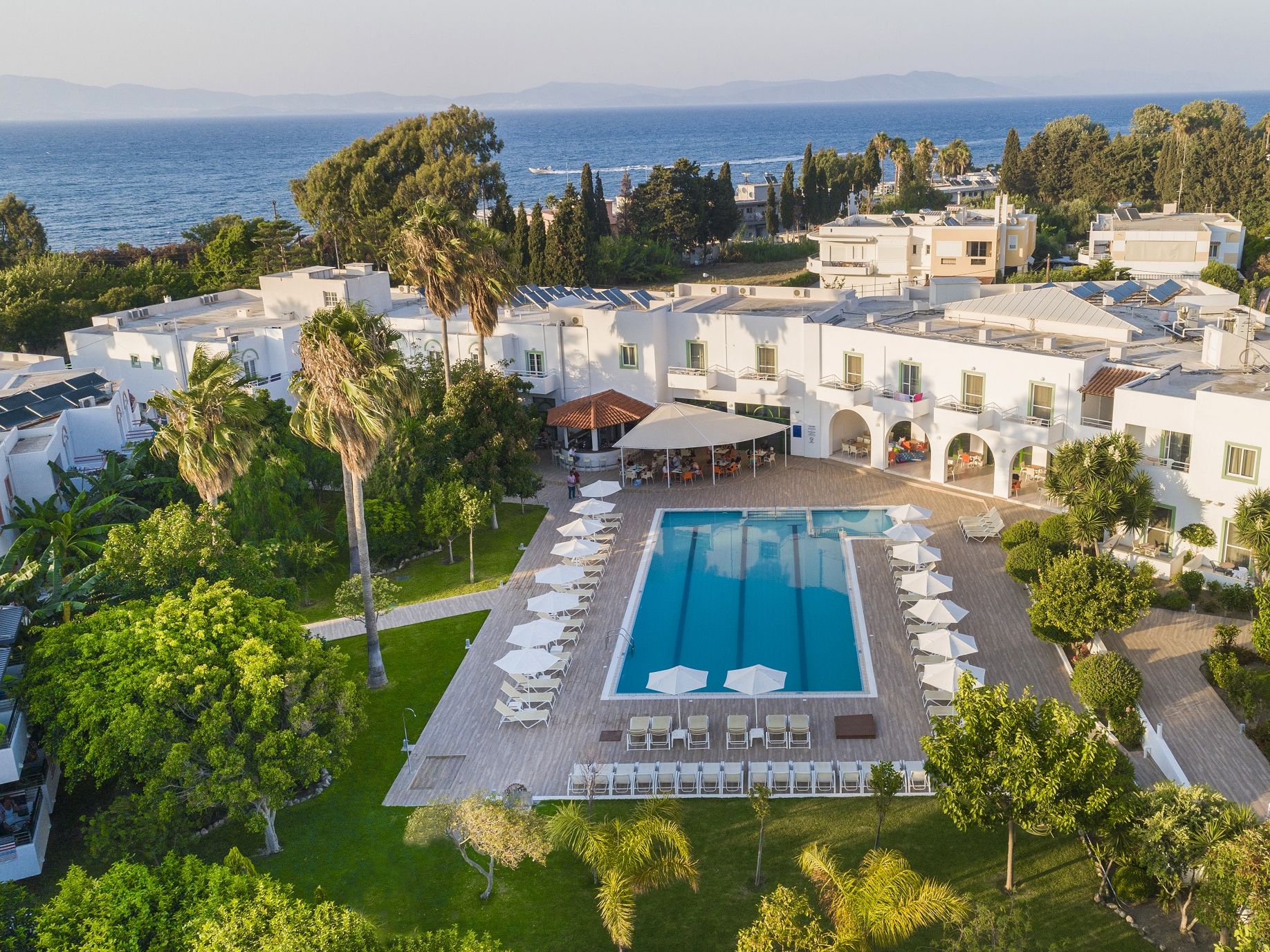 Alexandra Beach Hotel 8