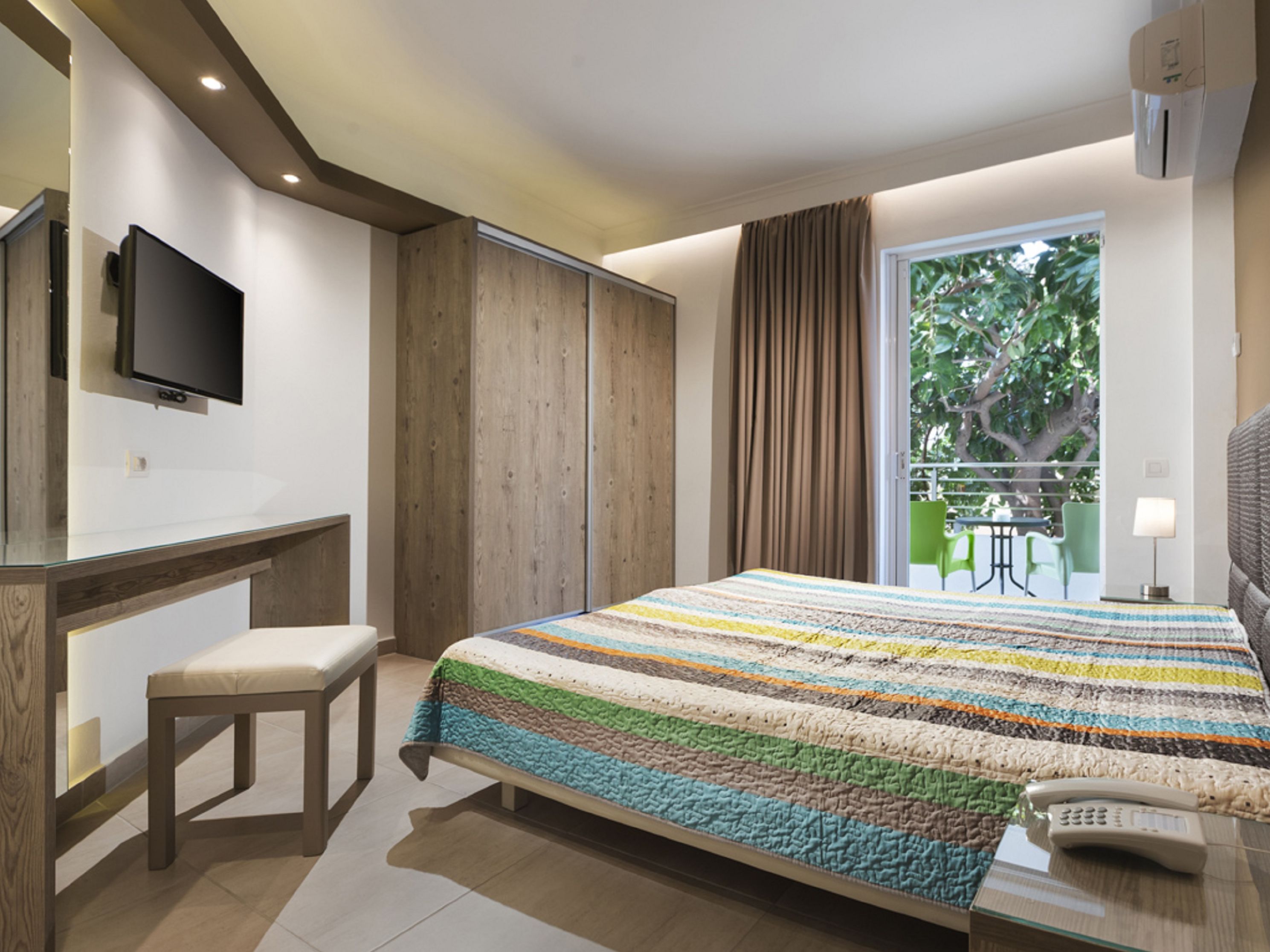 Alexandra Beach Hotel 7