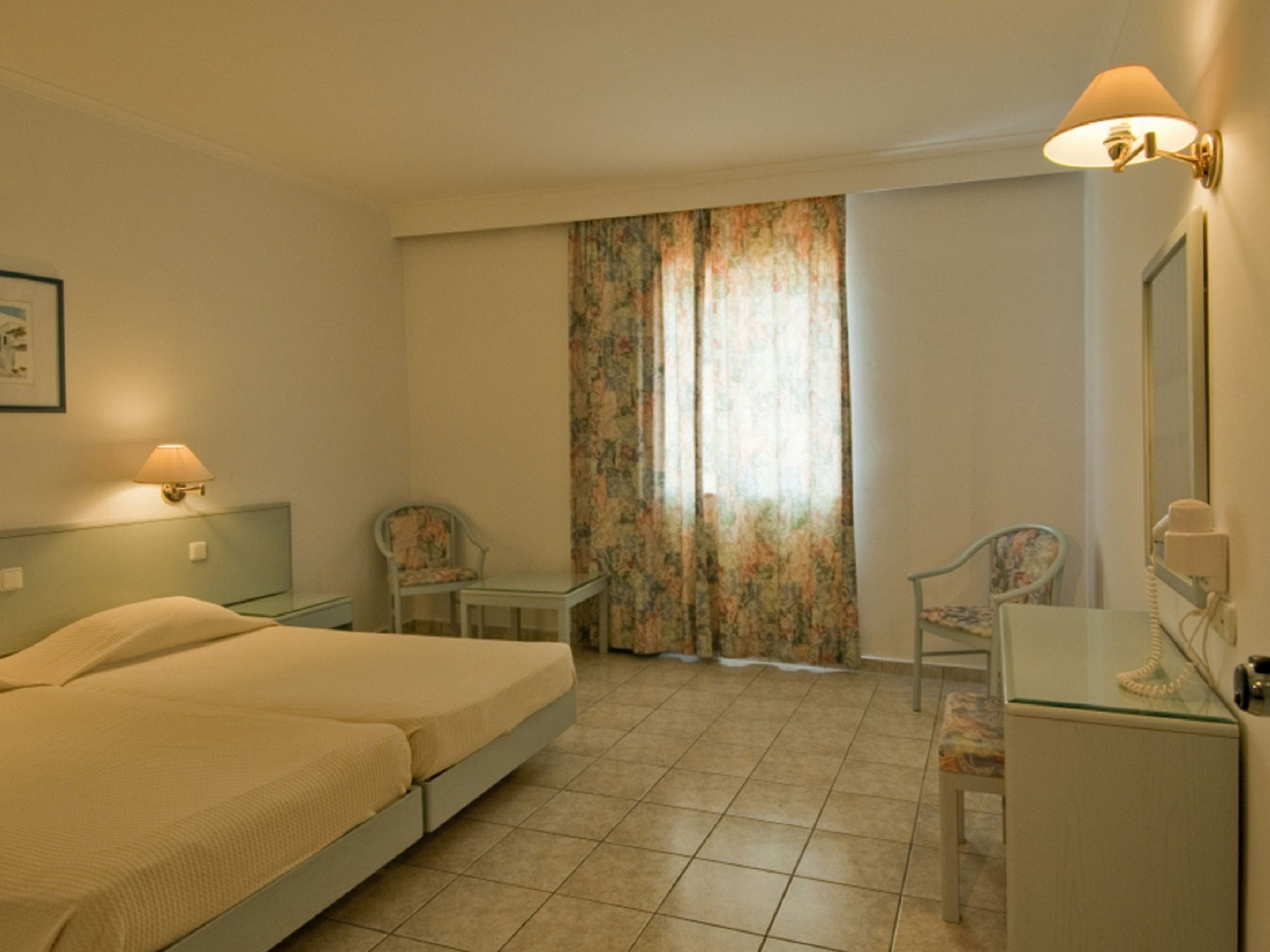 Alexandra Beach Hotel 3