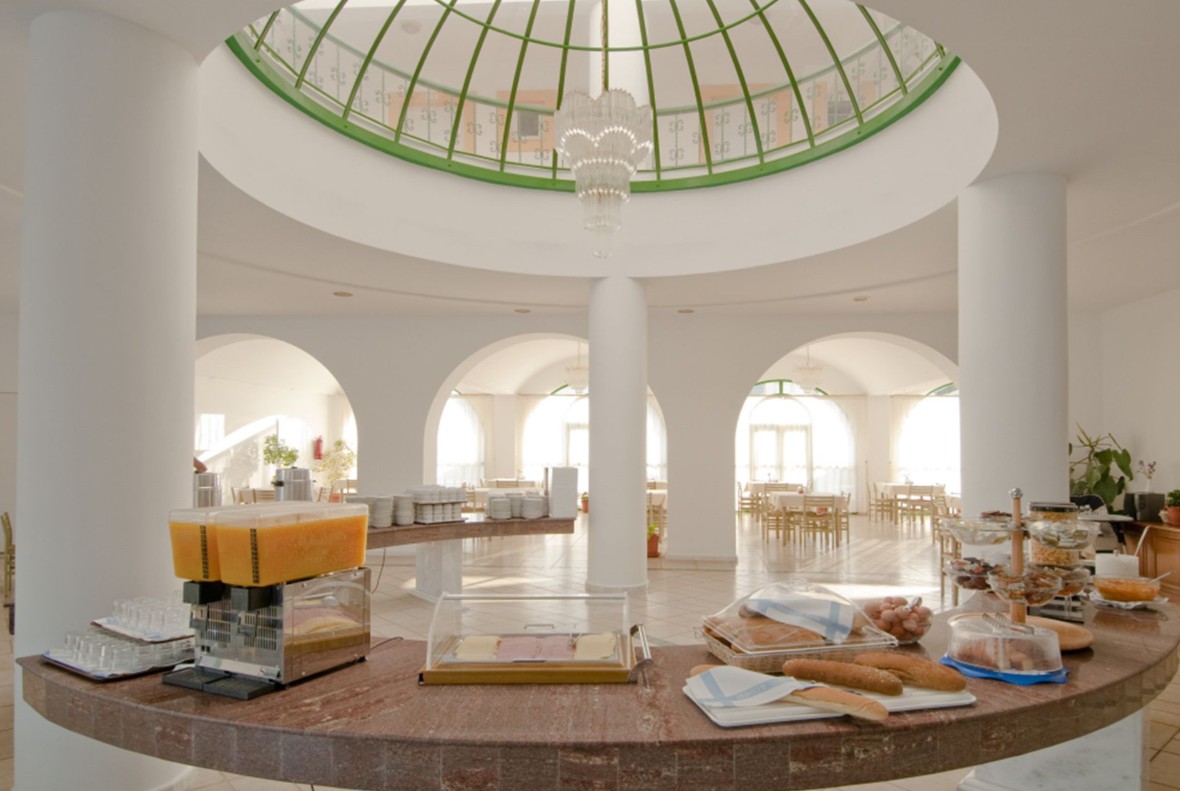 Alexandra Beach Hotel 4