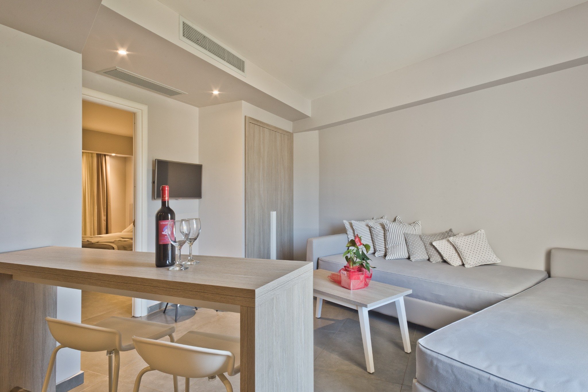 Parasol Luxury Hotel & Suites  12