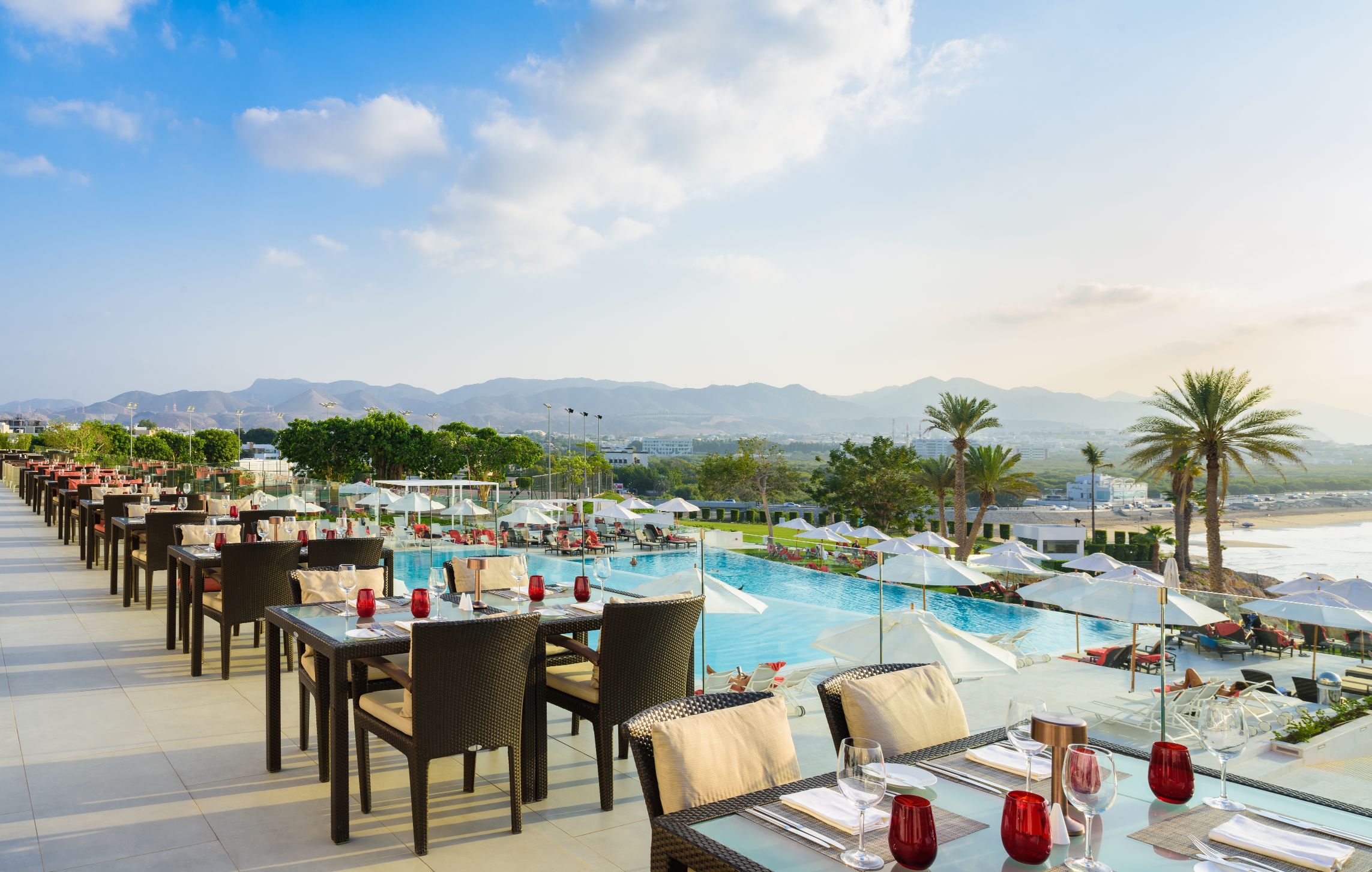 Crowne Plaza Muscat 16