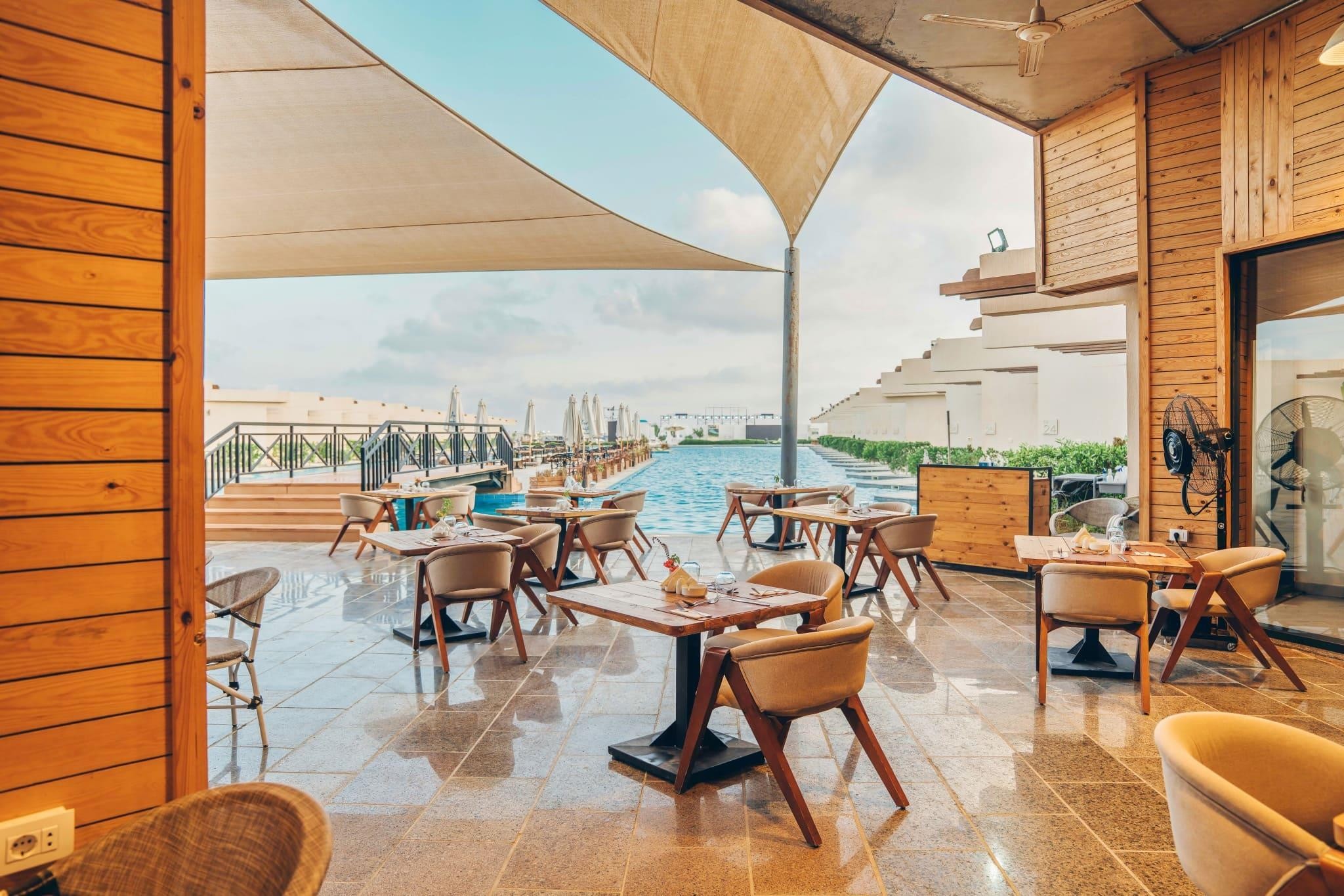 Azur White Resort 14