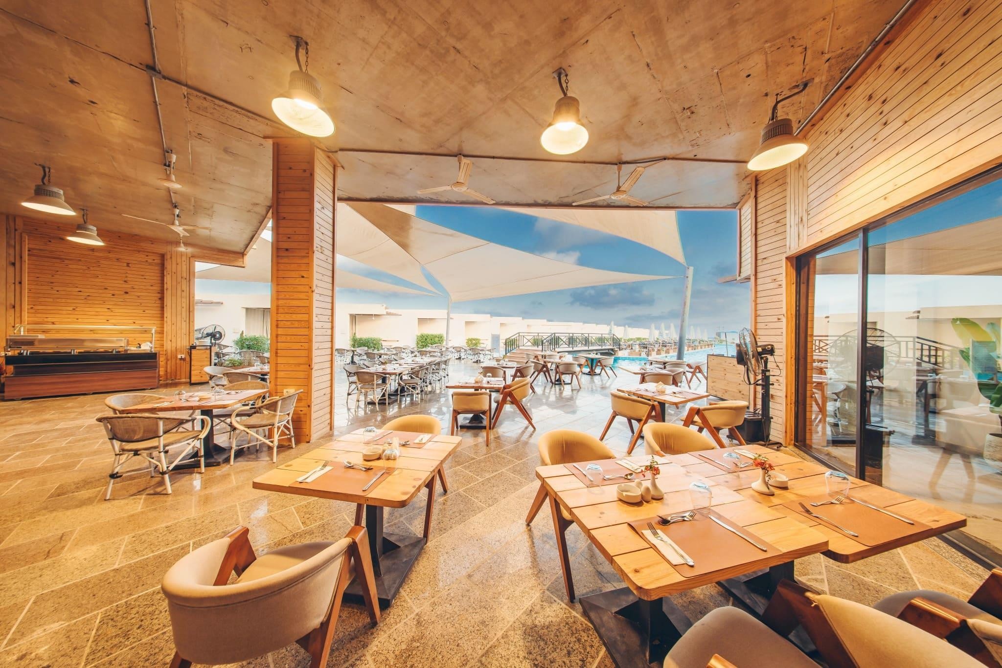 Azur White Resort 16