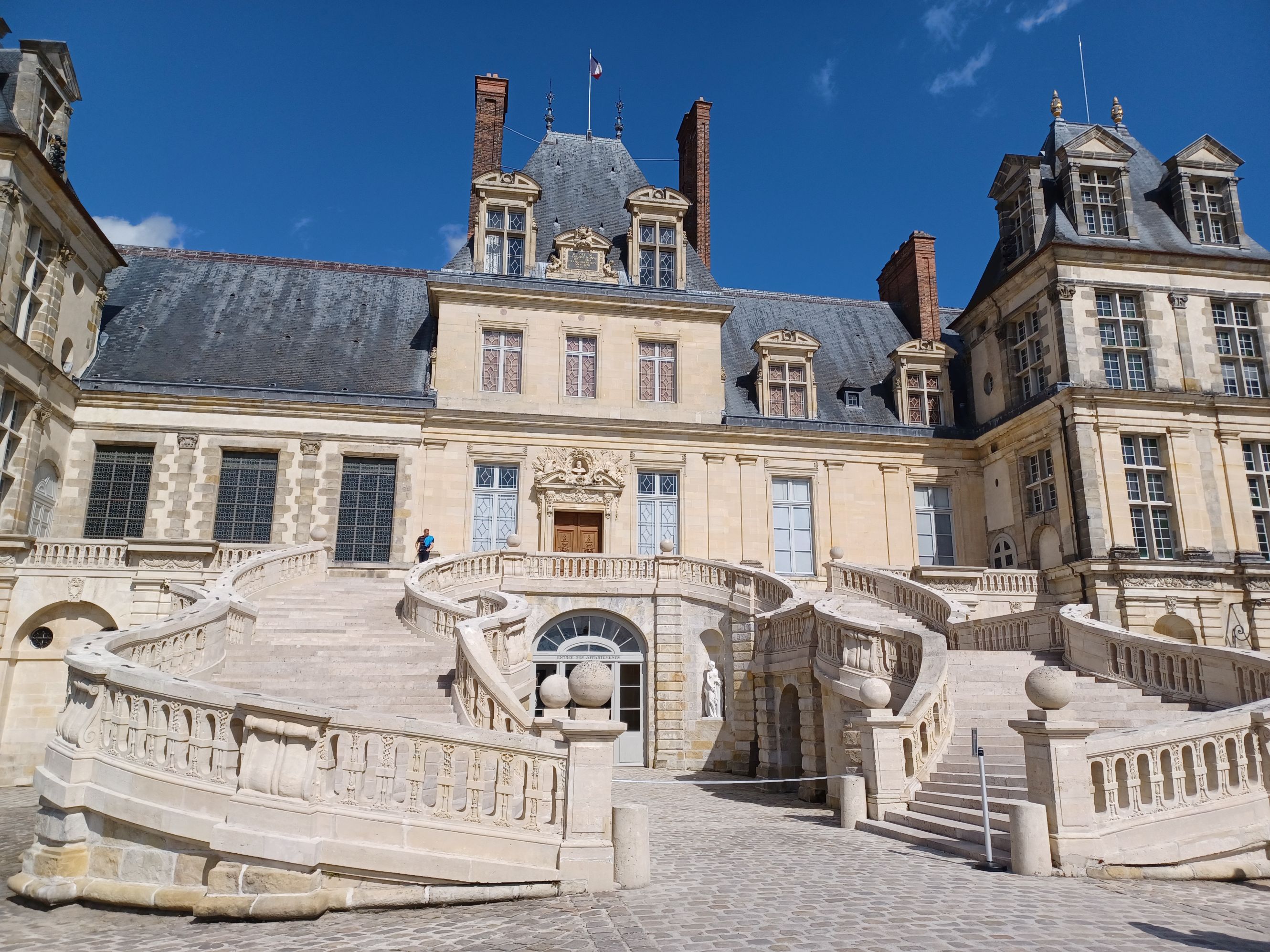 Potulky Parížom - let 24