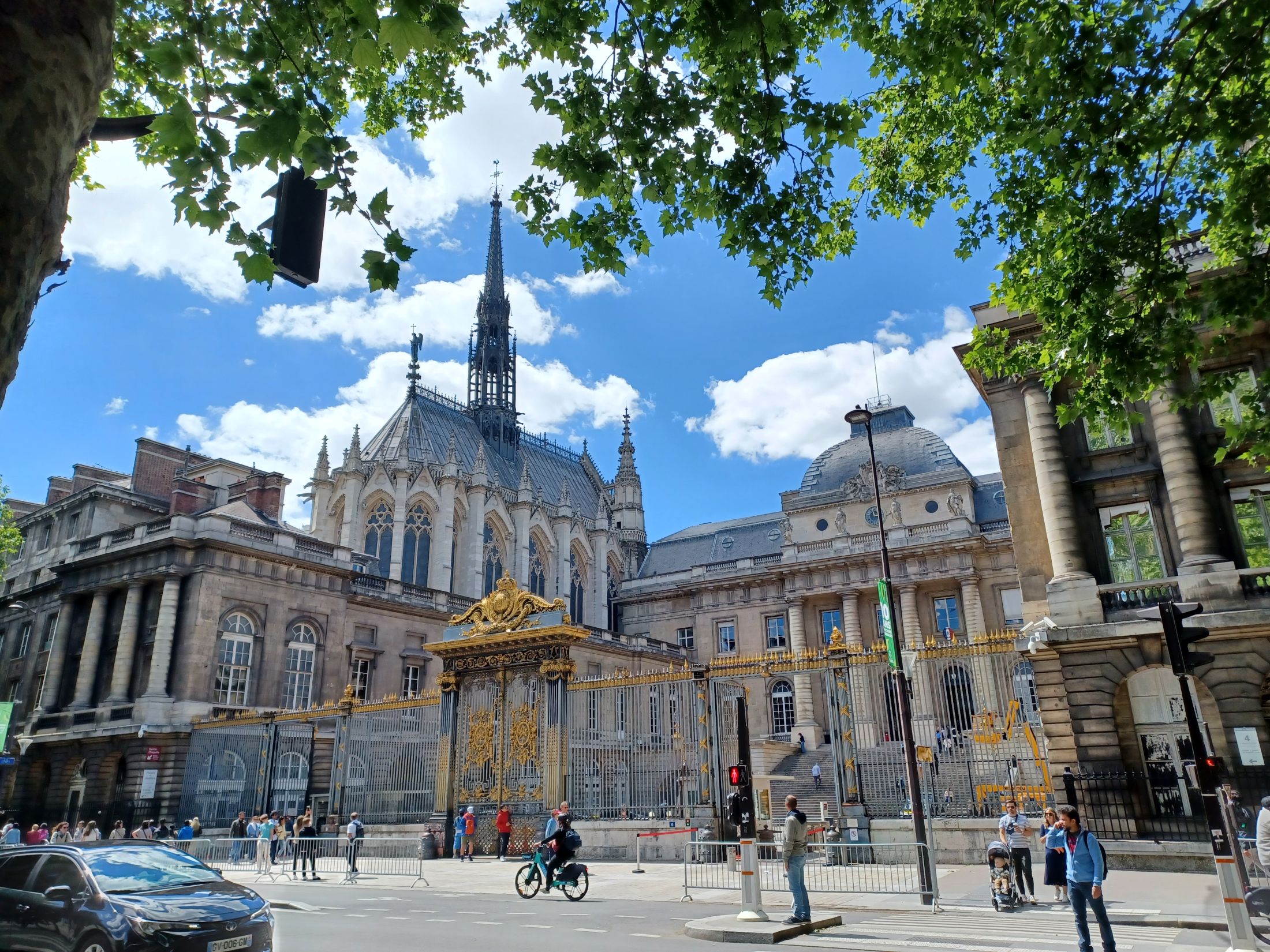 Potulky Parížom - let 35