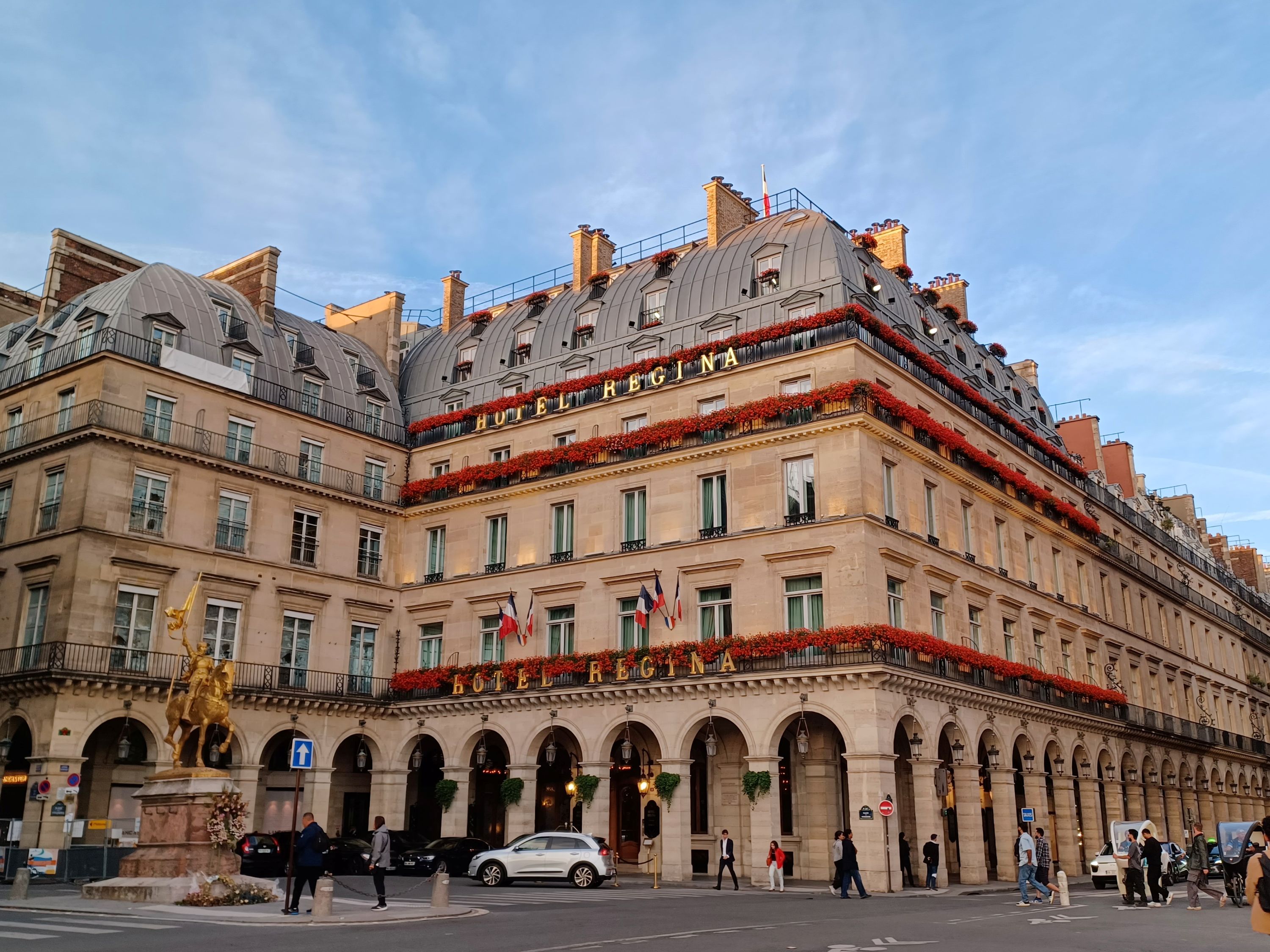 Potulky Parížom - let 33