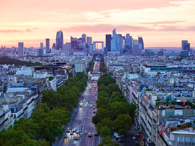 Potulky Parížom - let 16